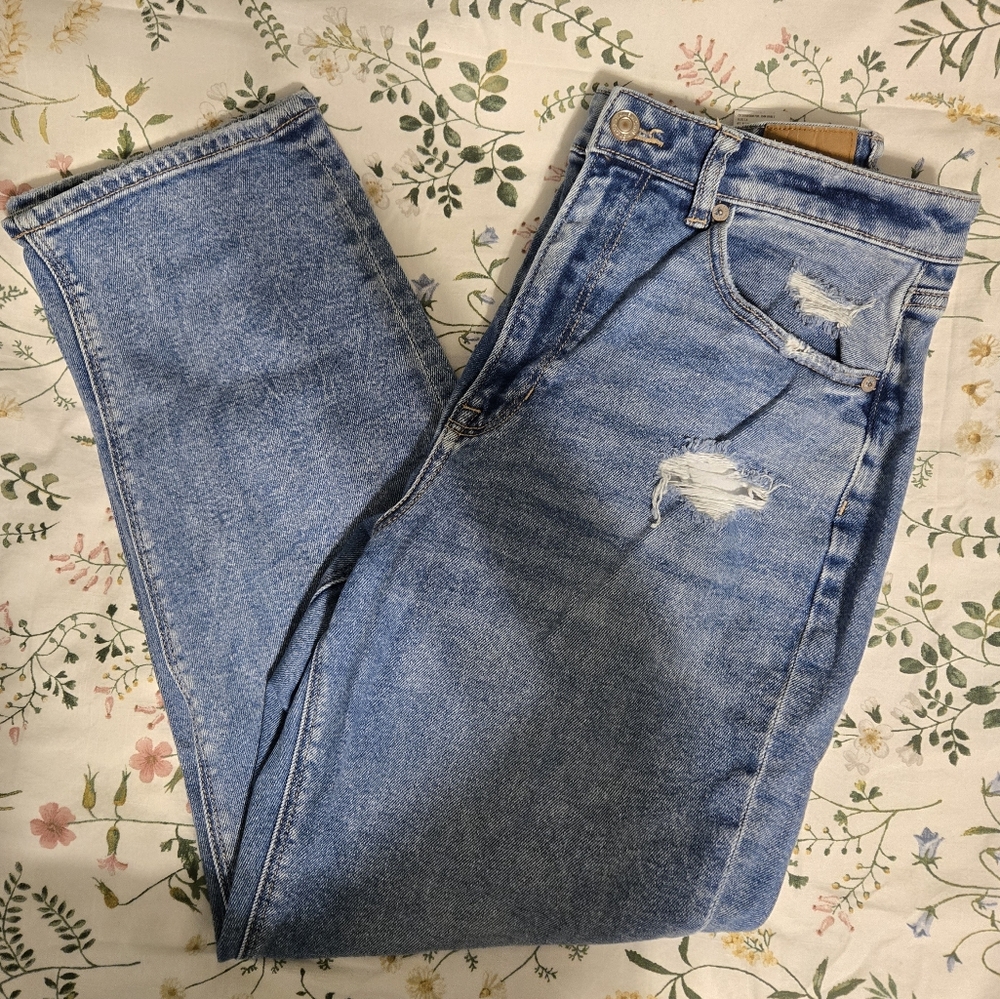 AEO Mom Straight Jeans - high waisted